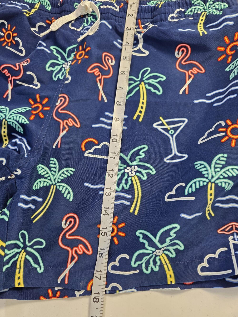 Chubbies Men's XXL Swim Trunks Neon Flamingo Palm Tree Cocktail Print 5.5" - Picture 8 of 10